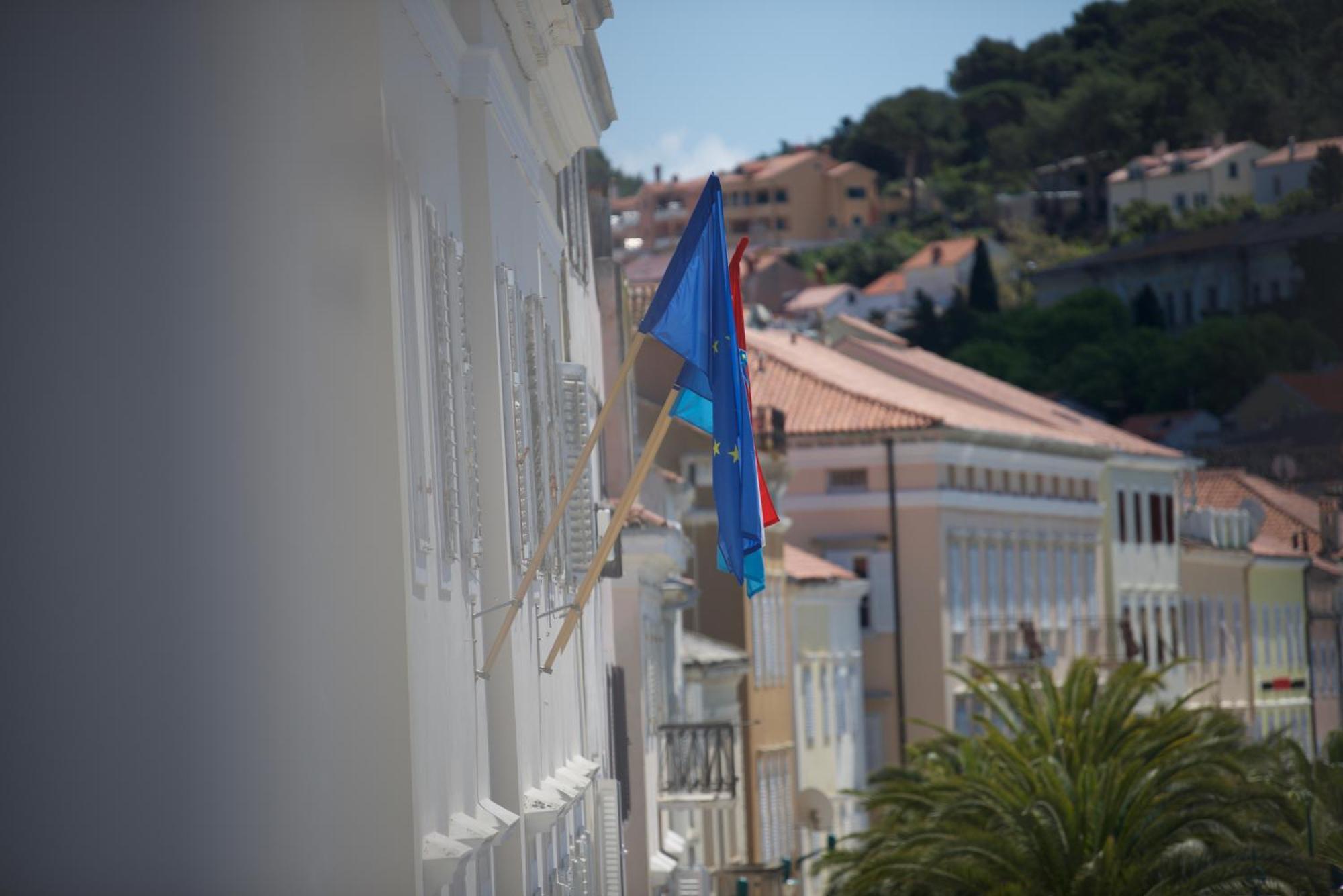 Apartments And Rooms Jospino Mali Lošinj Exteriör bild